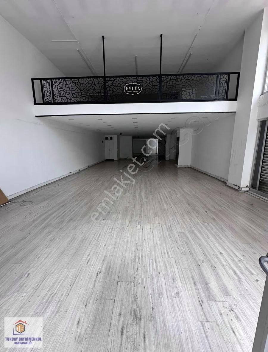 Mahmutbey Caddesi Asma Katlı 350 M² Kiralık Dükkan Mağaza - Görsel 7