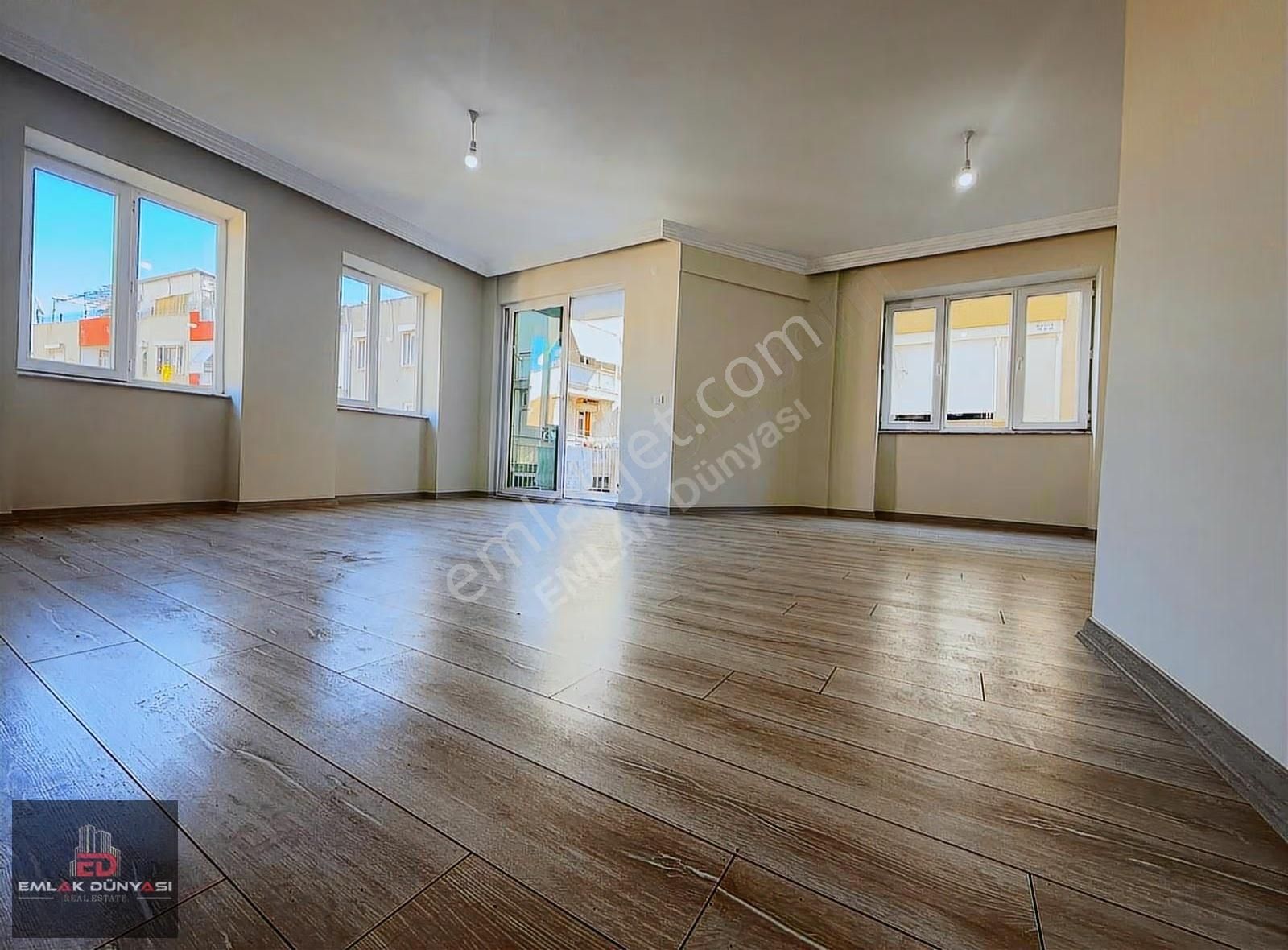 Üçgen Mah.yüzüncüyıl Bulvarına Bir Bina Emsalin Altın'da3+1daire - Görsel 12