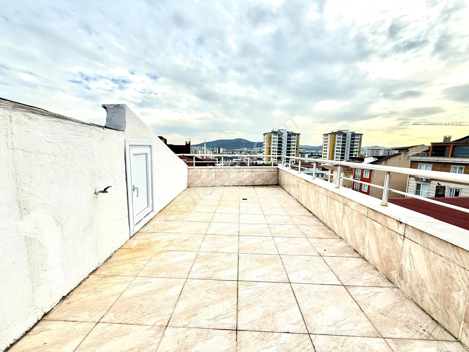 Satılık Metroya Beş Dakika 3+1 Çatı Dubleks 110m2 İskanlı Daire - Görsel 16