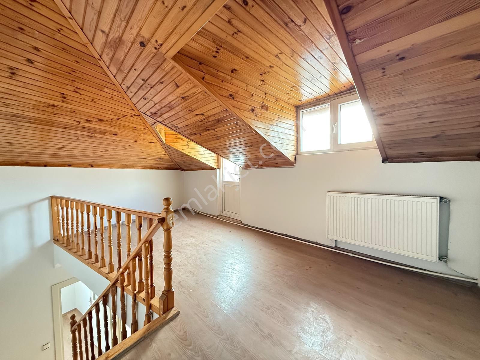 Satılık Metroya Beş Dakika 3+1 Çatı Dubleks 110m2 İskanlı Daire - Görsel 3