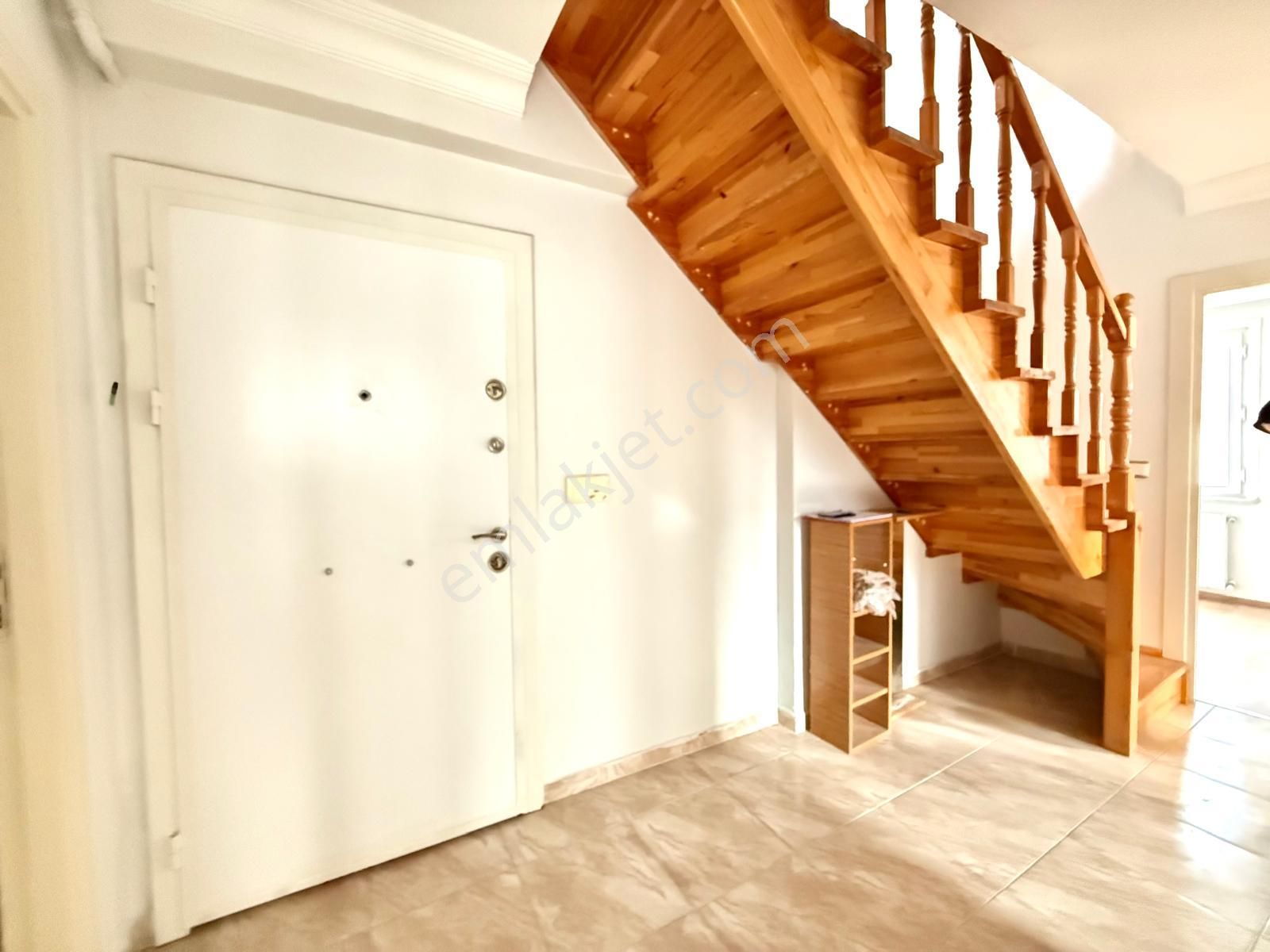 Satılık Metroya Beş Dakika 3+1 Çatı Dubleks 110m2 İskanlı Daire - Görsel 5