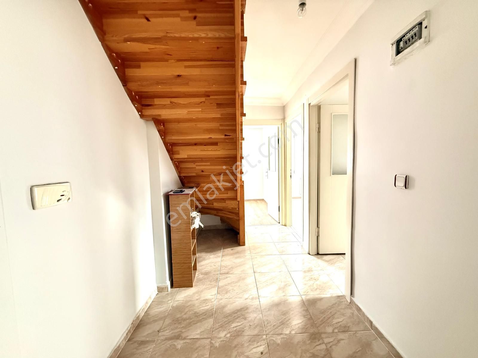 Satılık Metroya Beş Dakika 3+1 Çatı Dubleks 110m2 İskanlı Daire - Görsel 19