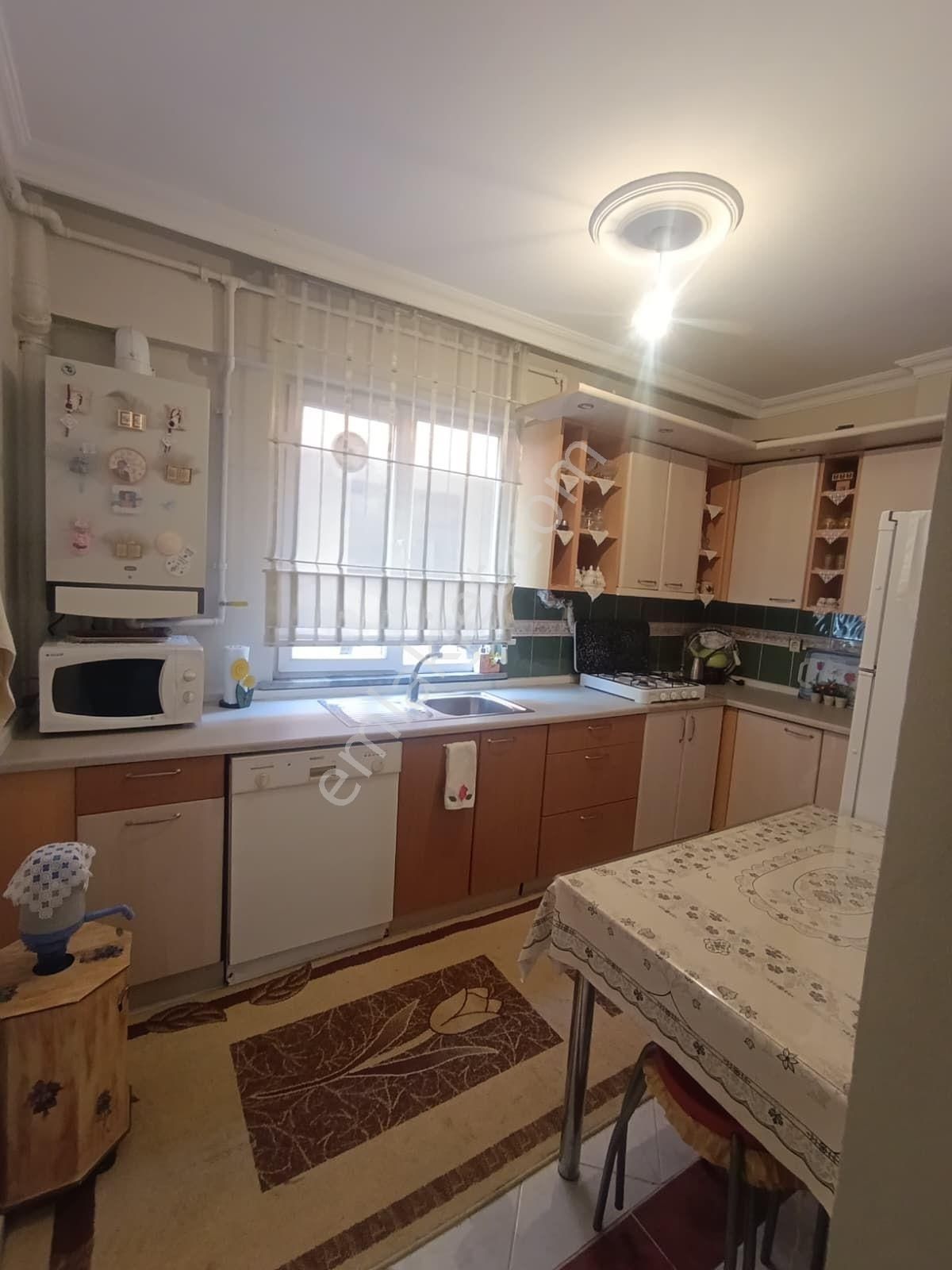 Yenibosna Fevzi Çakmak Mah Satılık 2+1 Daire - Görsel 3