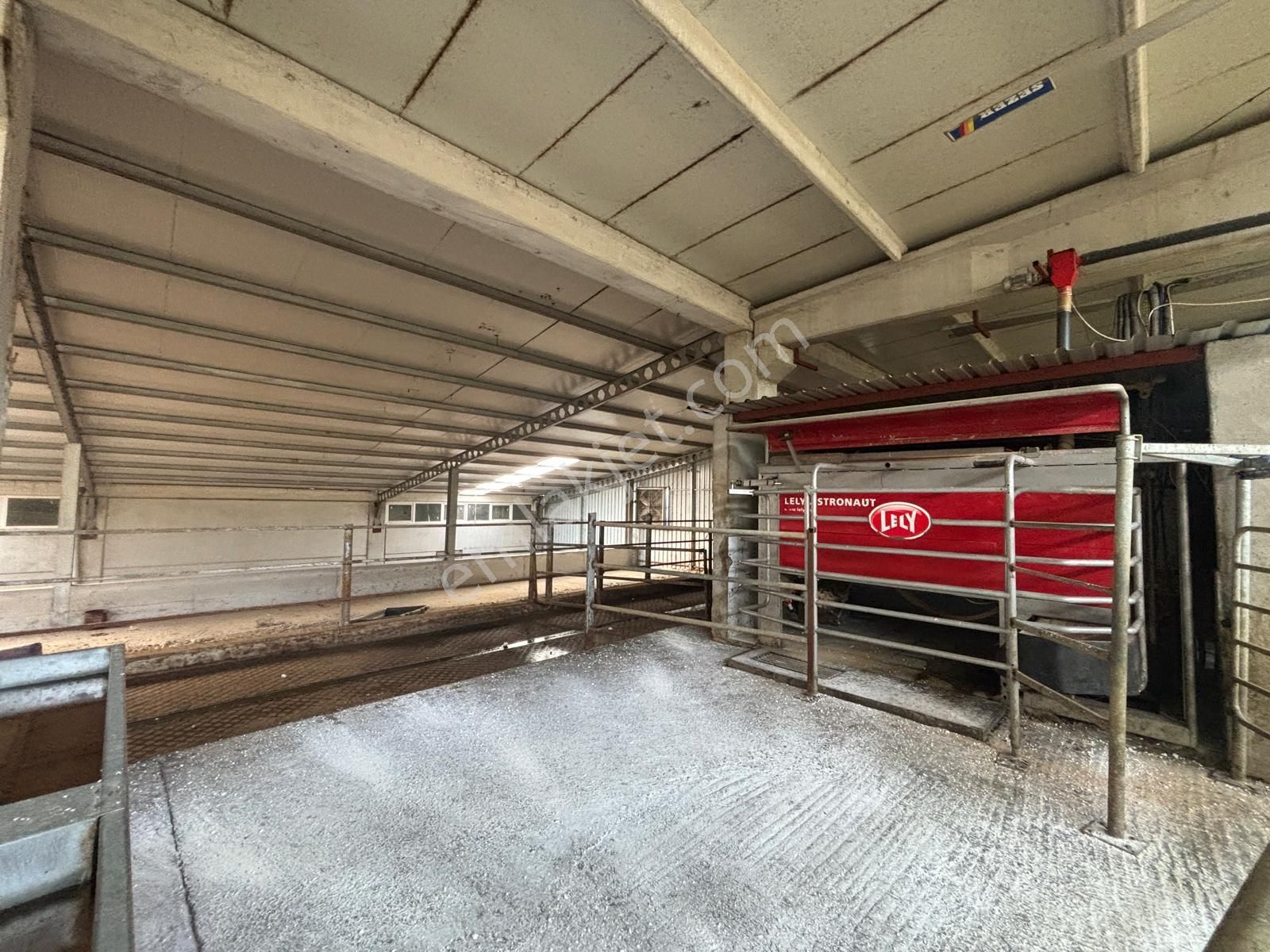 Cb King'den Yeniköy Mahallesi Tam Ekipmanlı Satılık Çiftlik - Görsel 4