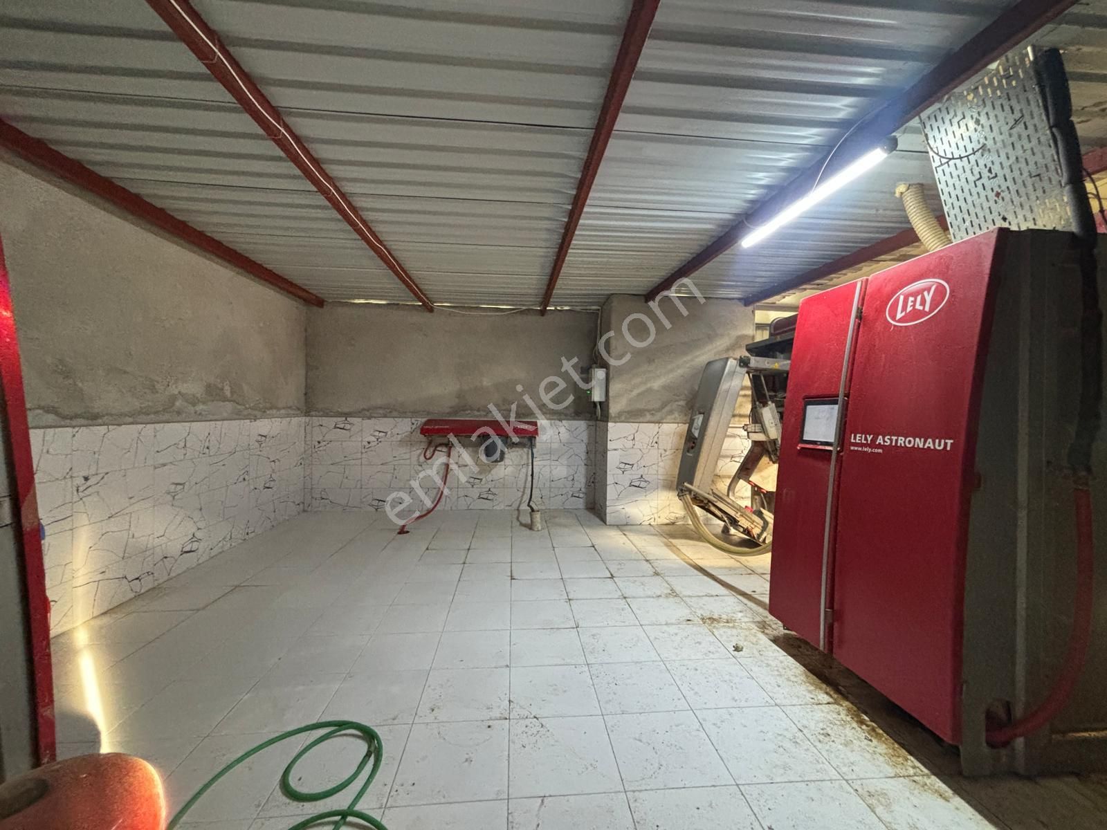 Cb King'den Yeniköy Mahallesi Tam Ekipmanlı Satılık Çiftlik - Görsel 7