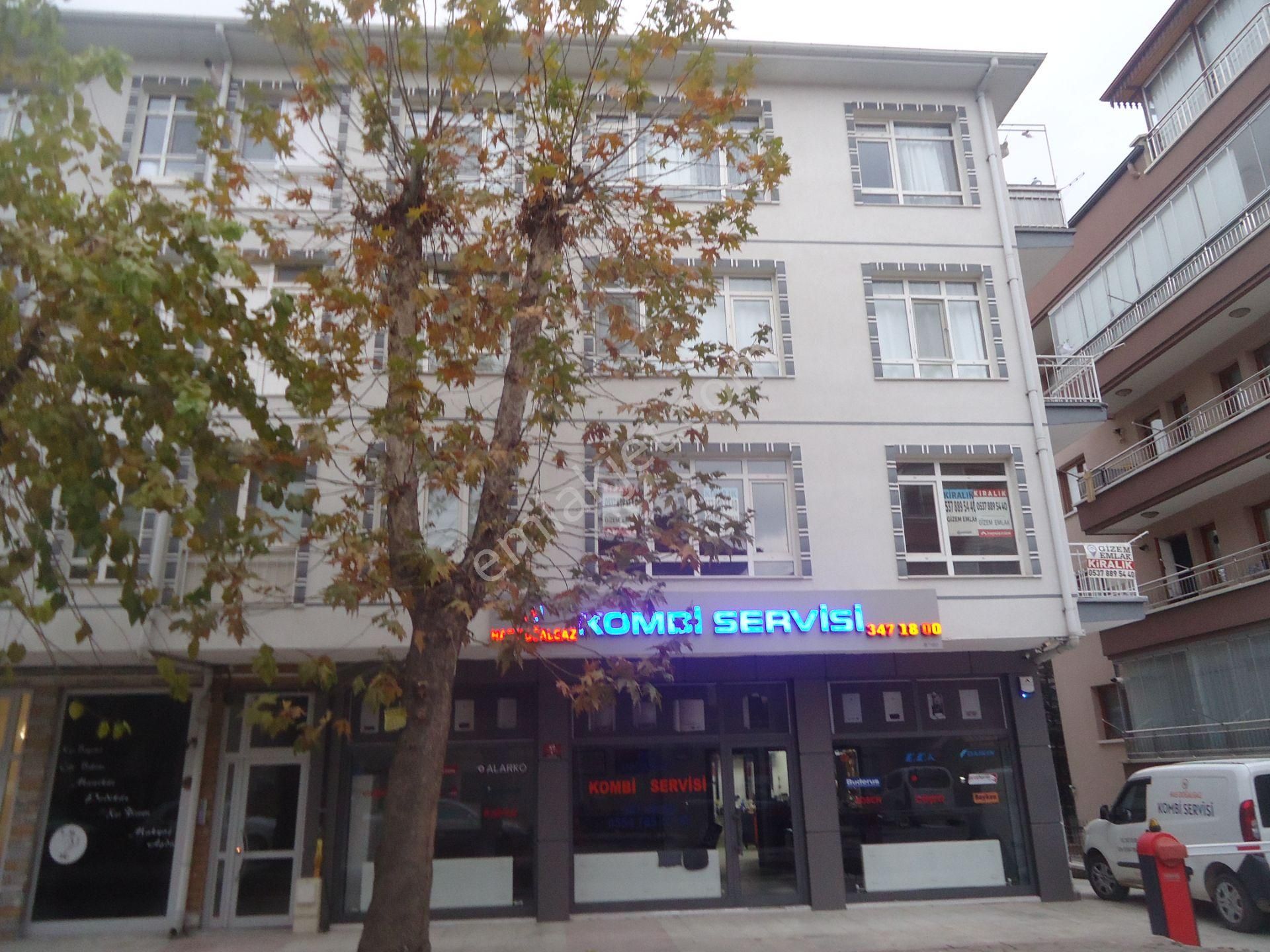 Aydınlıkevlerde 3+1 Gizem Emlaktan Yapılı Merkezi Yerde - Görsel 33