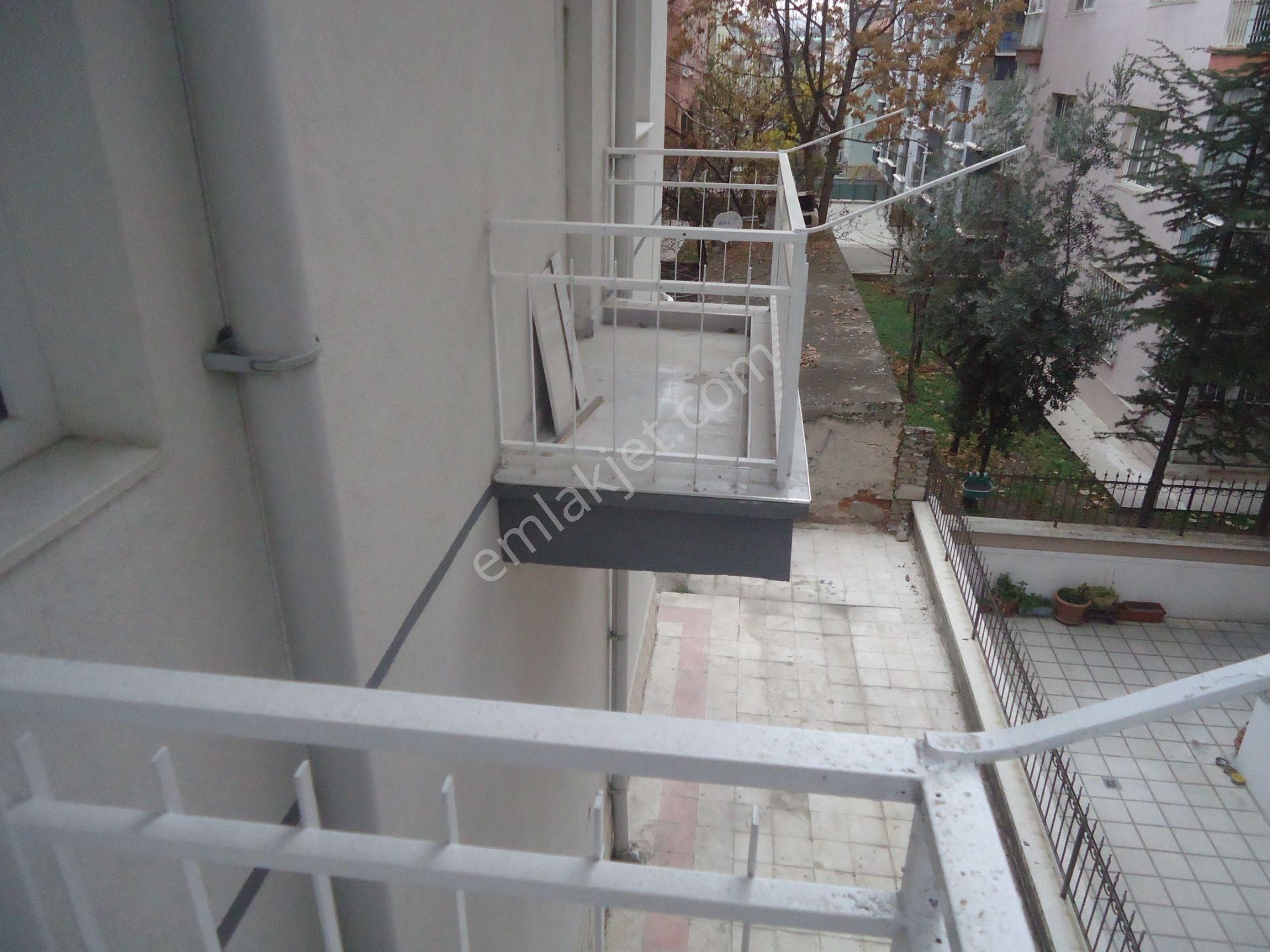 Aydınlıkevlerde 3+1 Gizem Emlaktan Yapılı Merkezi Yerde - Görsel 7