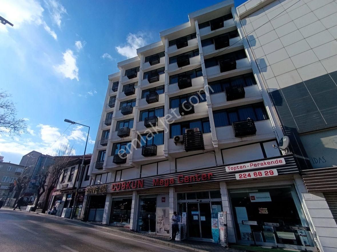 Jakuzili Lüks Oda – Günlük Kiralık, Şehir Merkezinde 7/24 Hizmetinizde - Görsel 15