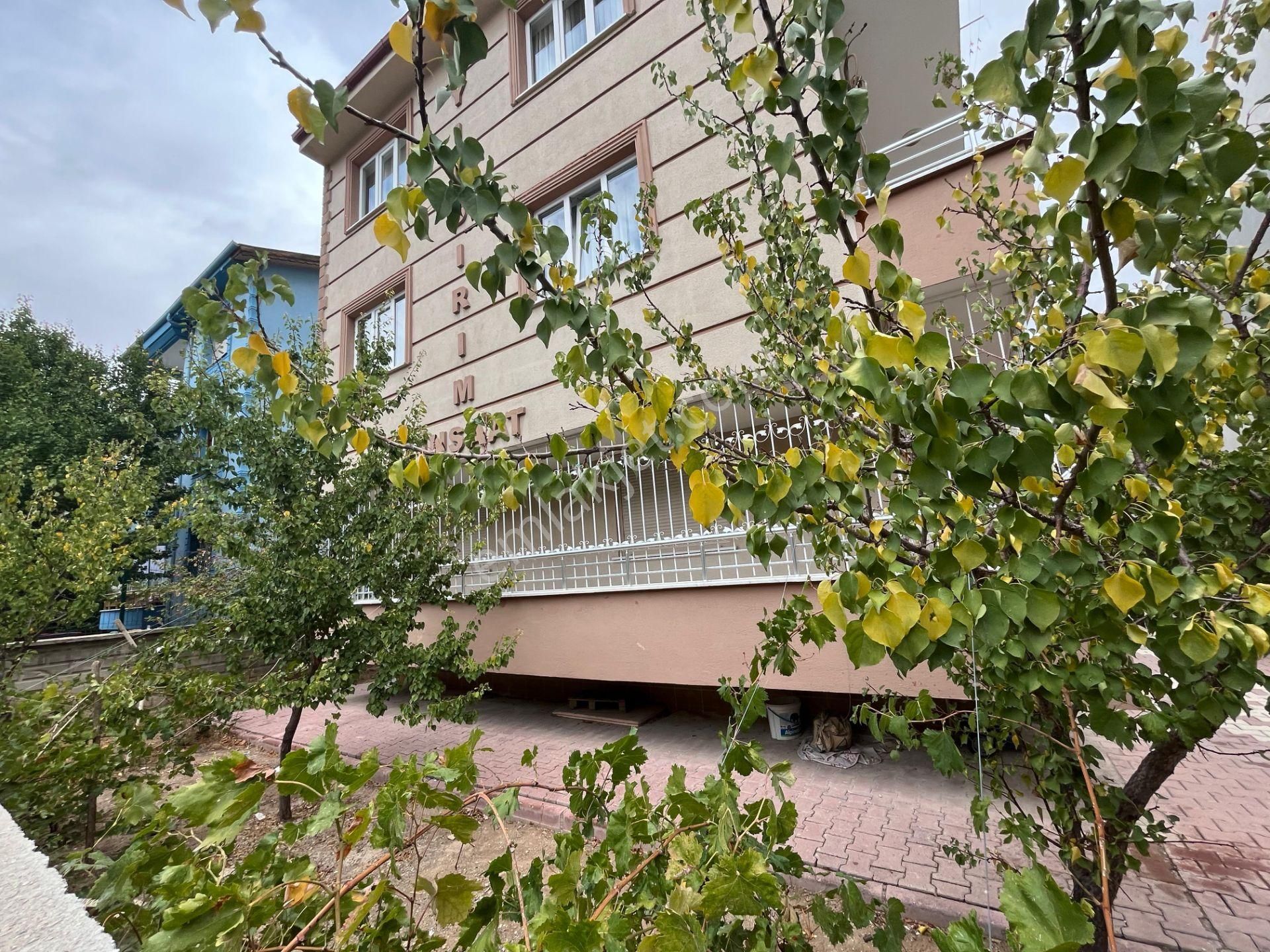 Aydınlıkevler Mahallesi Satılık 2+1 Daire - Görsel 2