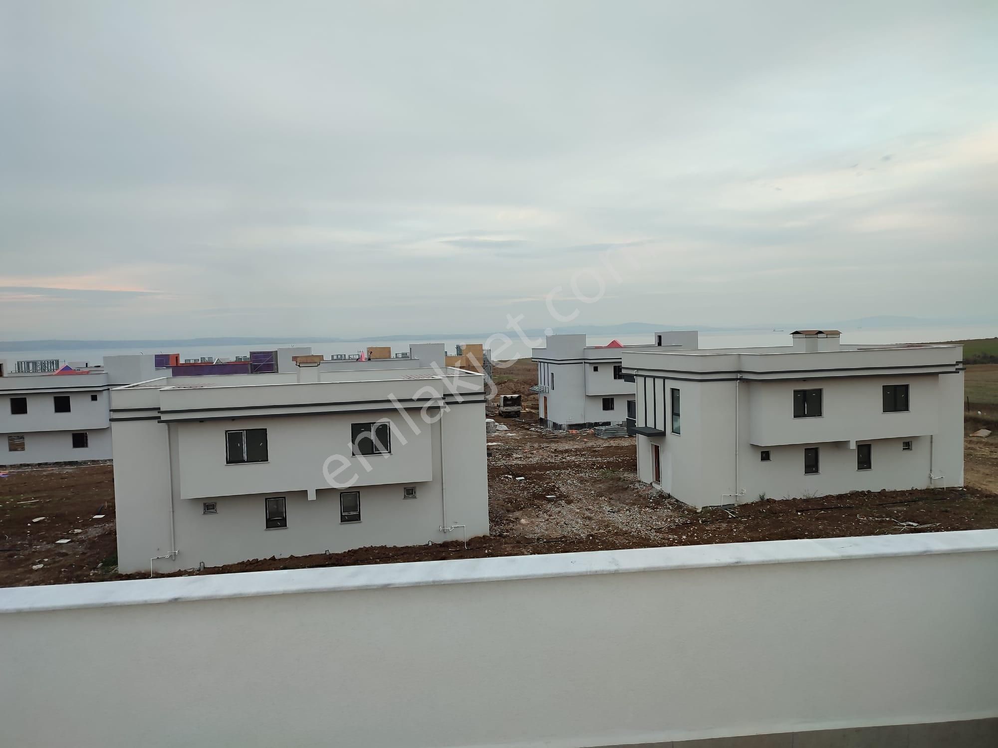 Beyaz Villaları Lapseki-hazır-yapılı -site İçerisi -denize Sıfır - Görsel 11