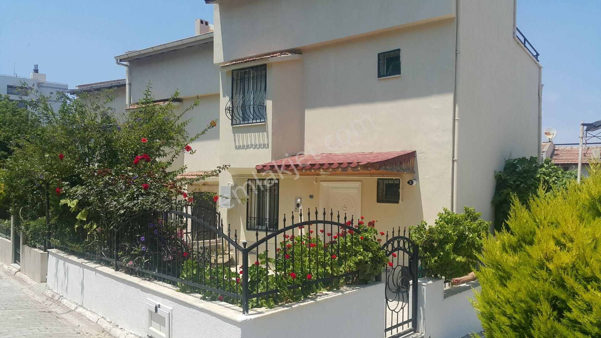 Kuşadası Kadınlar Plajına Yakın 4+1 Villa