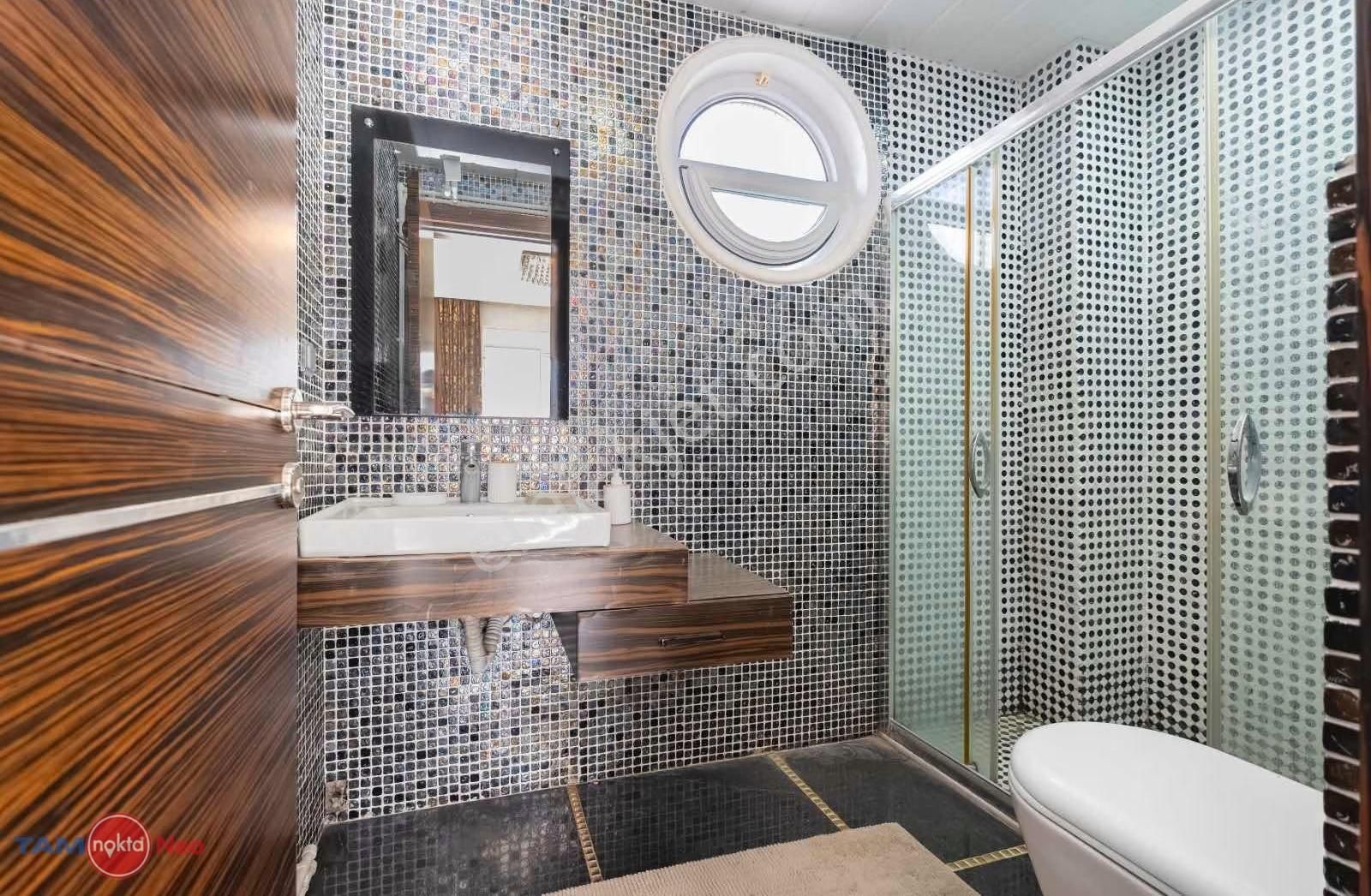 Ela Geredelioğlu'dan Müstakil Havuzlu Bahçeli Triblex Villa - Görsel 9