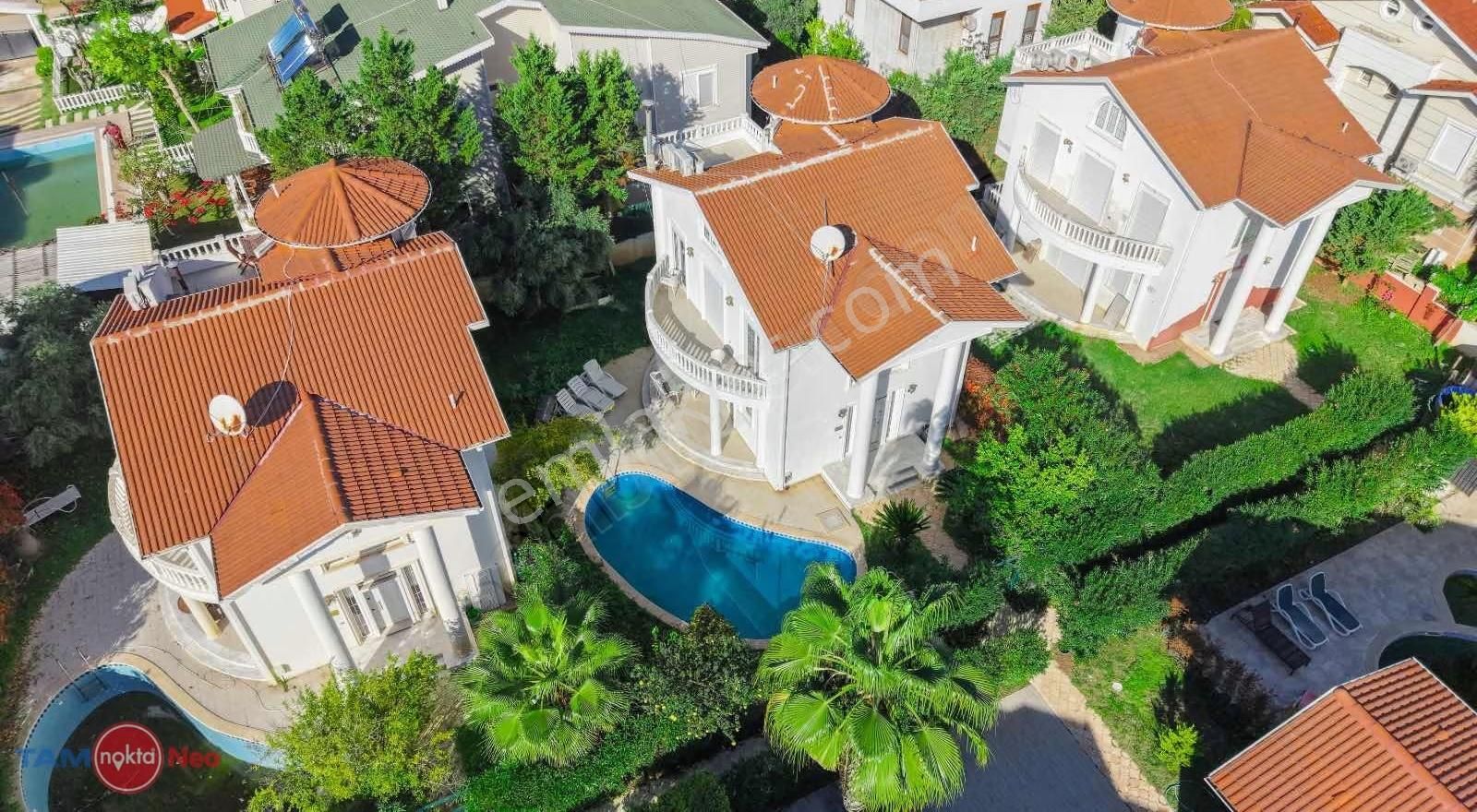 Ela Geredelioğlu'dan Müstakil Havuzlu Bahçeli Triblex Villa - Görsel 6