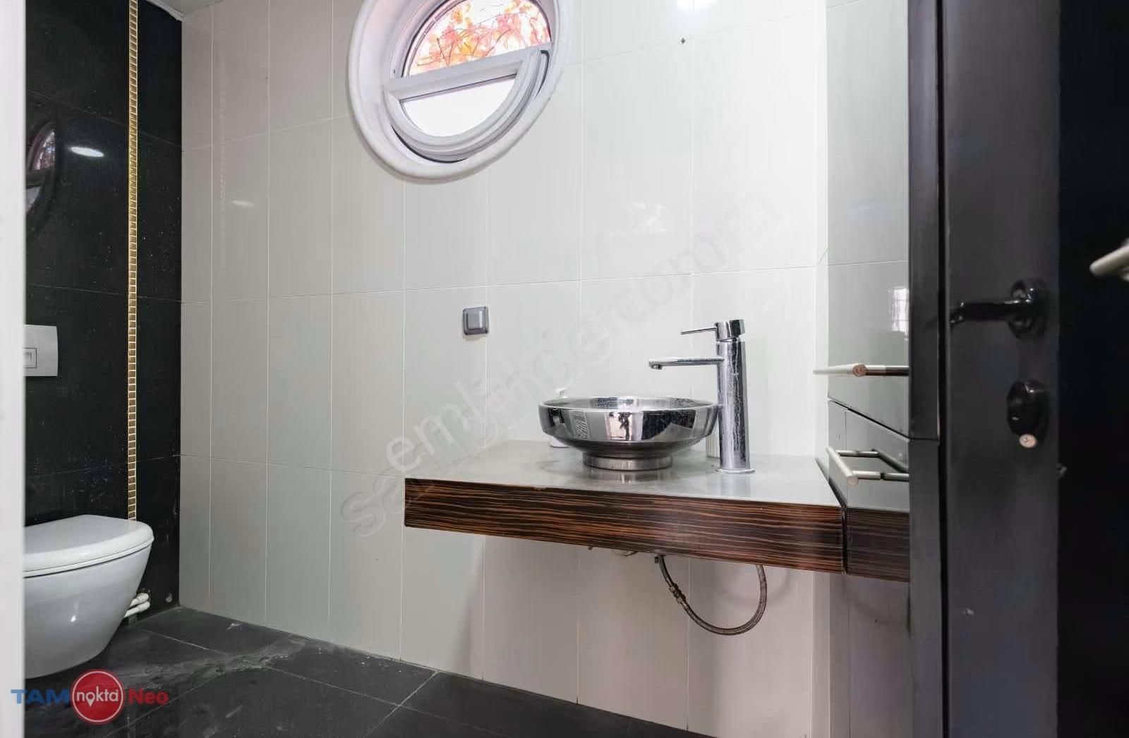 Ela Geredelioğlu'dan Müstakil Havuzlu Bahçeli Triblex Villa - Görsel 2