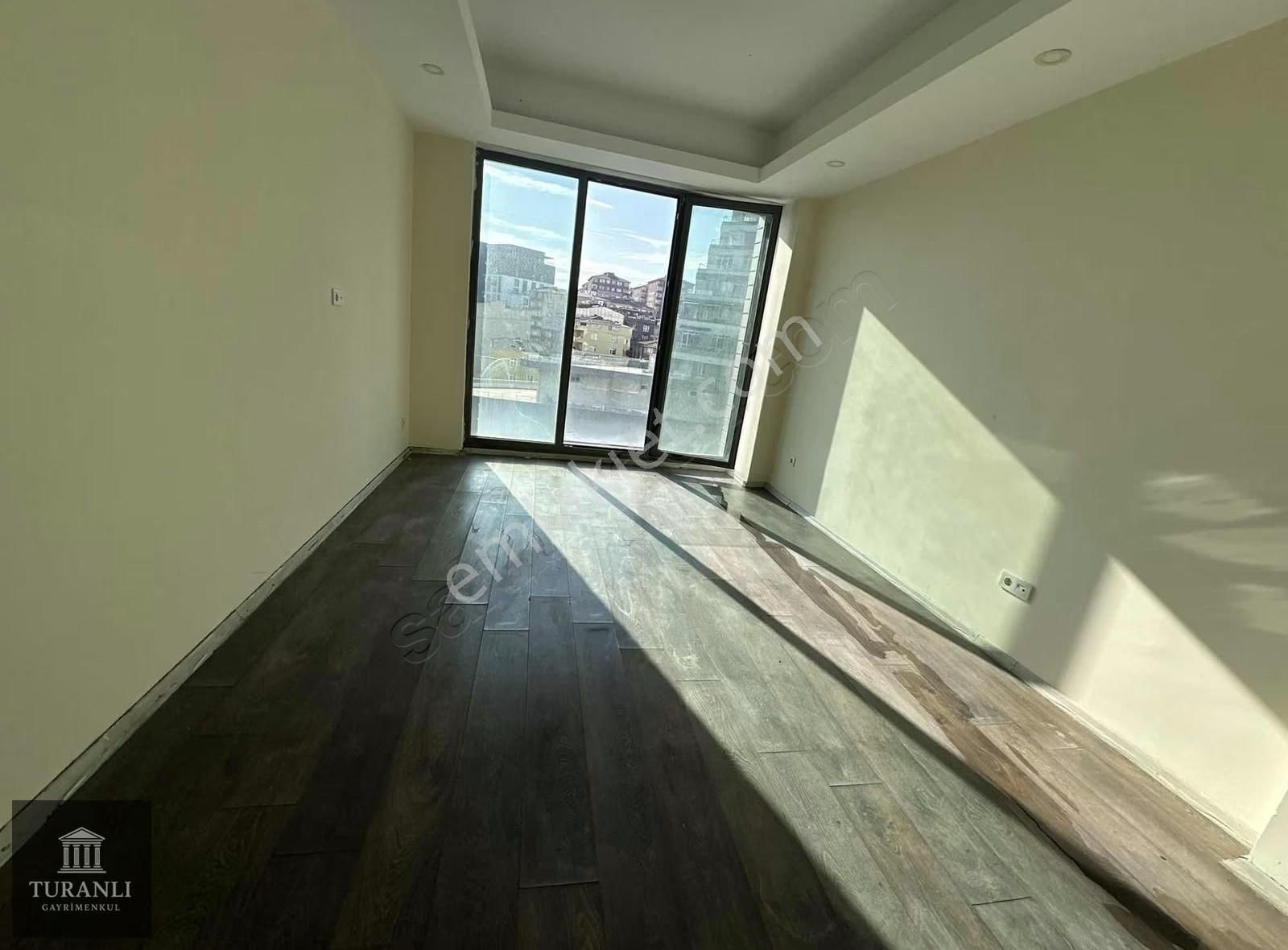 Turanlı'dan İstanbul Suits'de Satılık 1+0 Havuz Cepheli Daire - Görsel 3