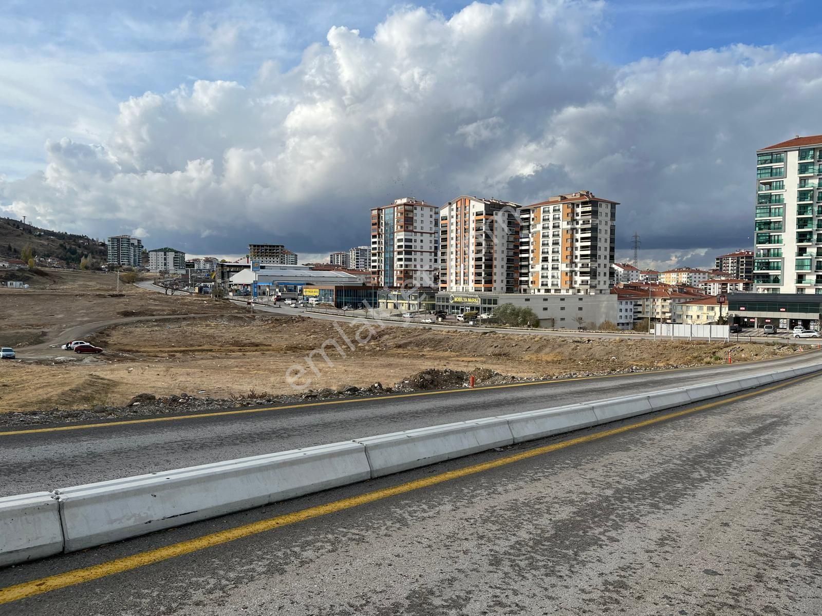 Karapürçek Devlet Hastanesi Arkasında Kızılca Parseli 900m2 Parçalı Verilir