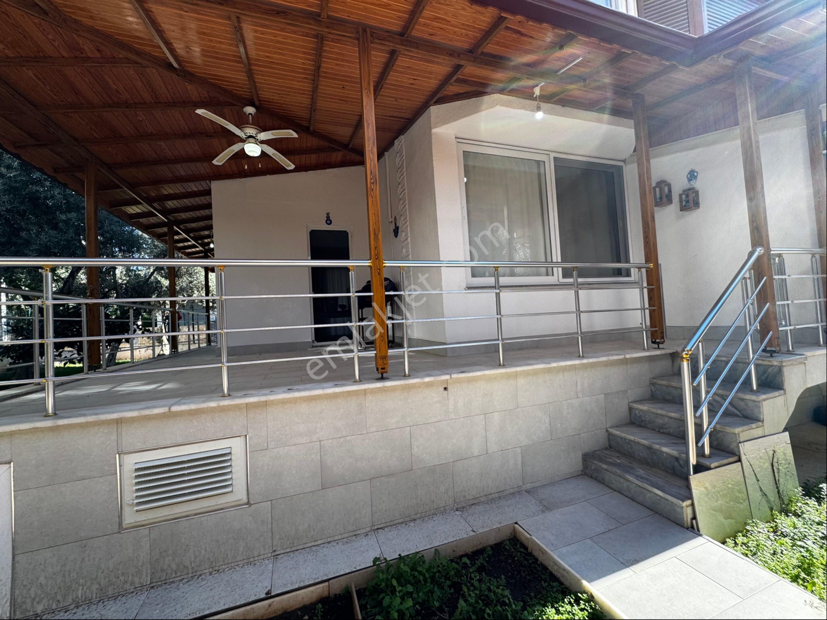 Denize 850 Metre Düz Ayak Bahçeli Tripleks 3+1 Villa - Görsel 5