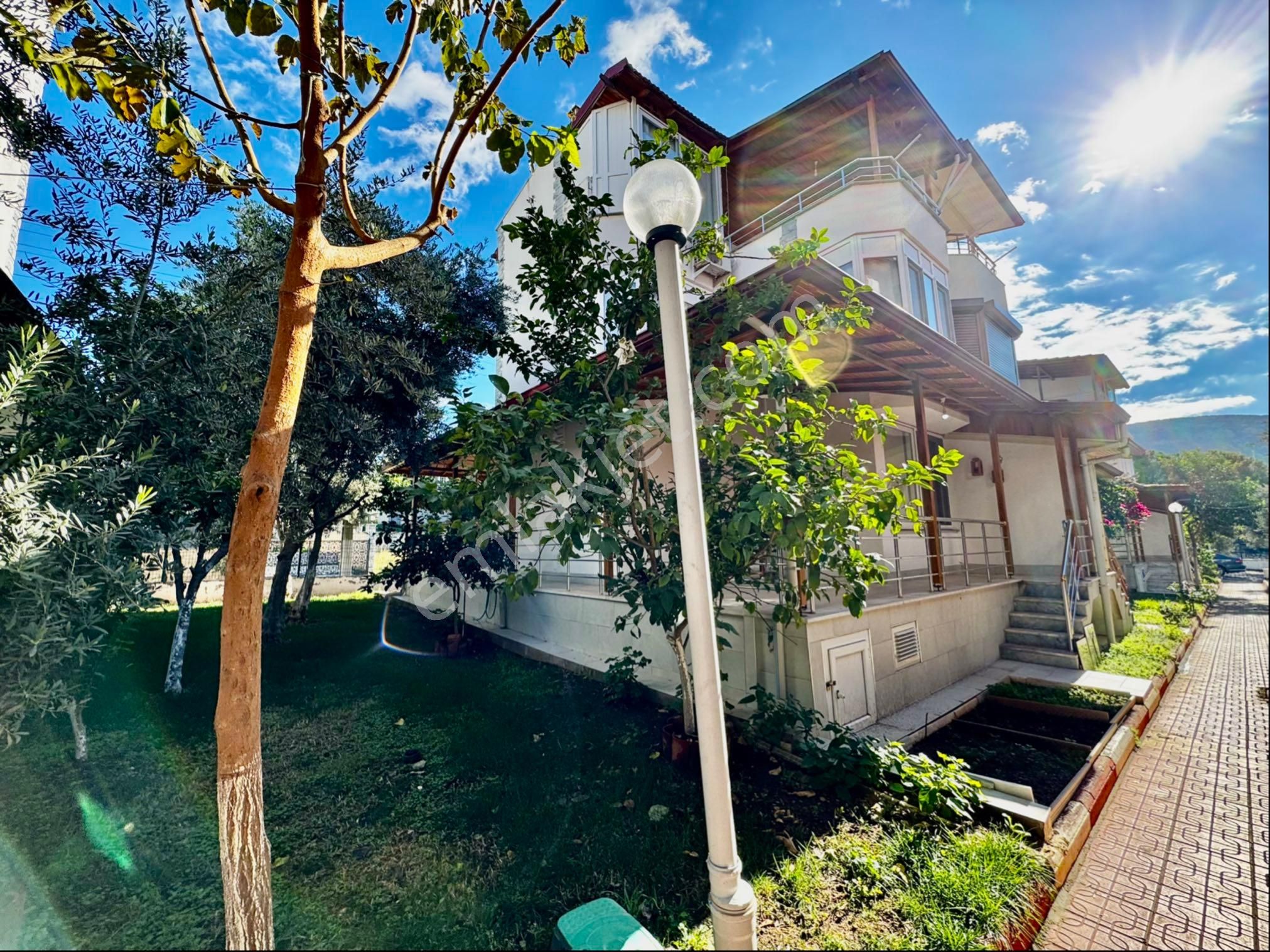 Denize 850 Metre Düz Ayak Bahçeli Tripleks 3+1 Villa - Görsel 7