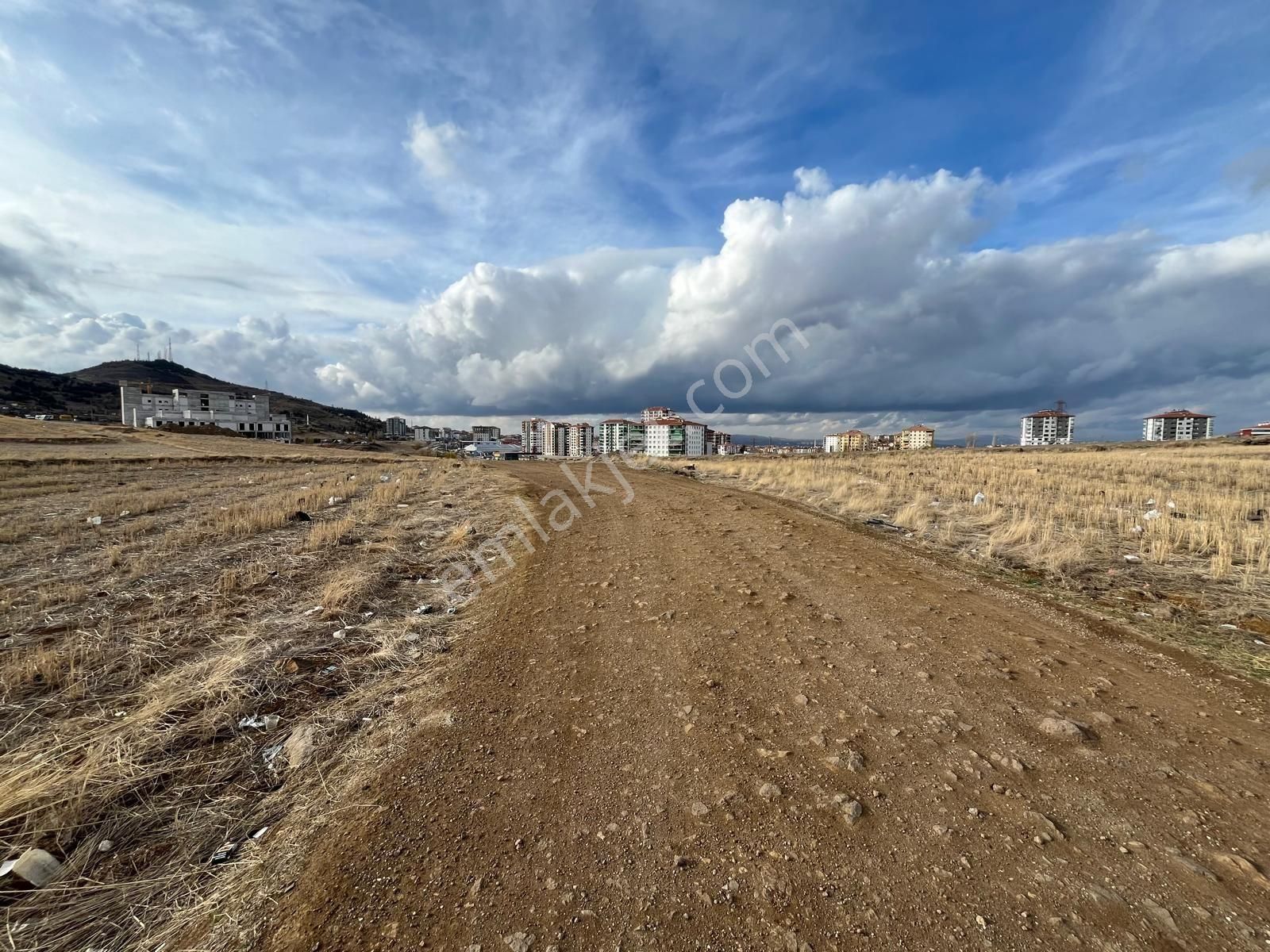 Karapürçek Devlet Hastanesi Arkasında Kızılca Parseli 300m2 İmarlı - Görsel 23