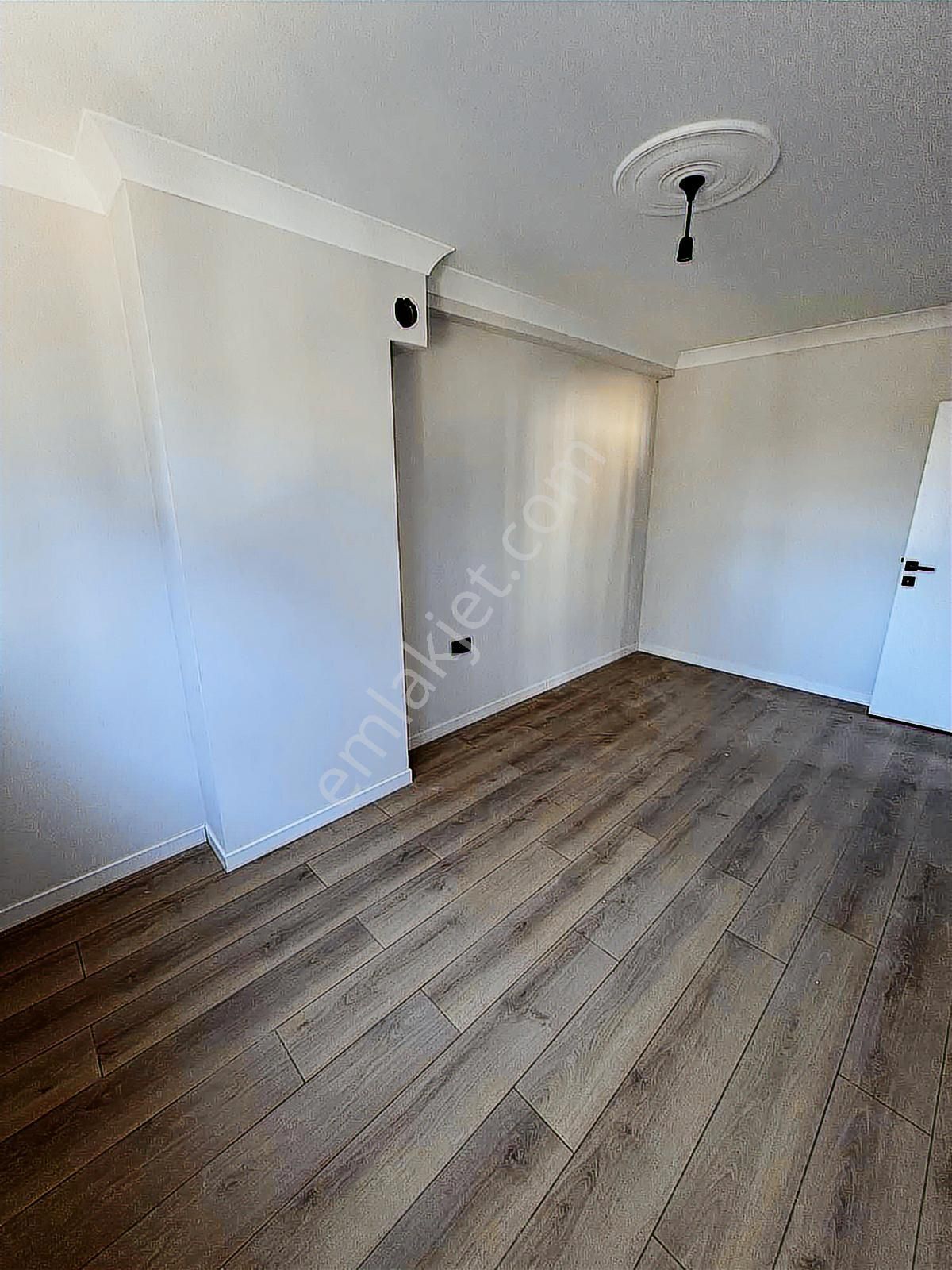 İstasyonda Emsalsiz Lokasyonda 2+1 - Görsel 8