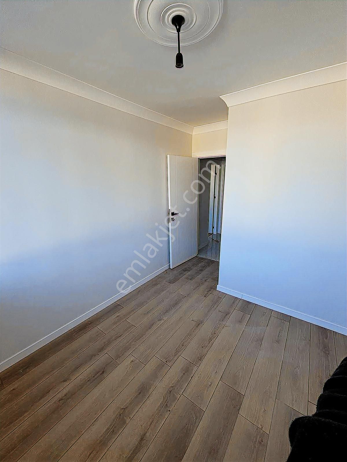 İstasyonda Emsalsiz Lokasyonda 2+1 - Görsel 31