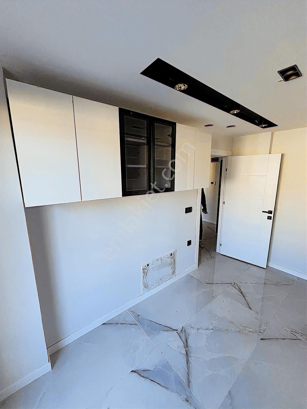 İstasyonda Emsalsiz Lokasyonda 2+1 - Görsel 26