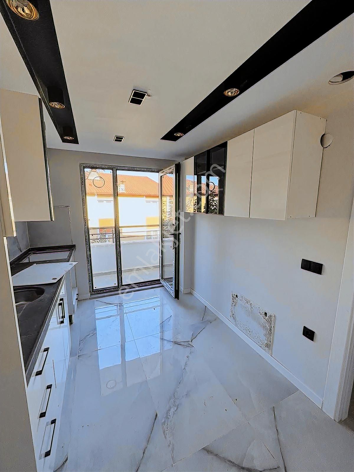 İstasyonda Emsalsiz Lokasyonda 2+1 - Görsel 32