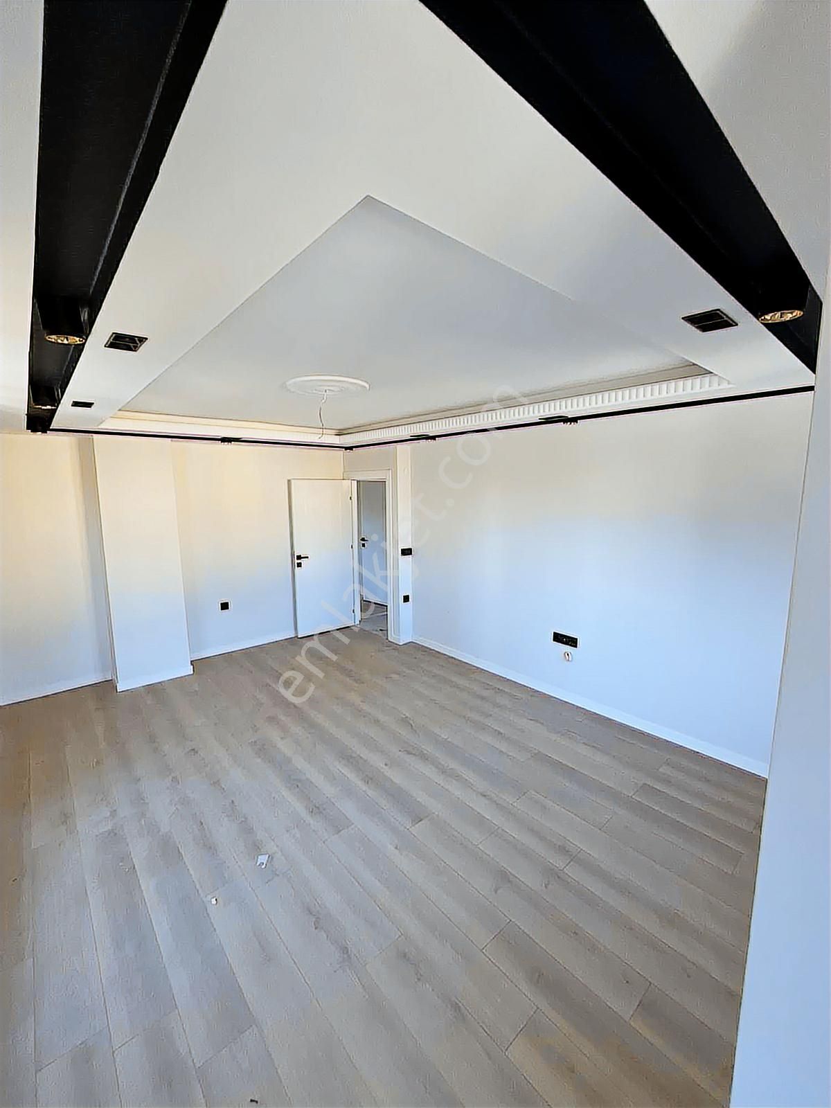 İstasyonda Emsalsiz Lokasyonda 2+1 - Görsel 16