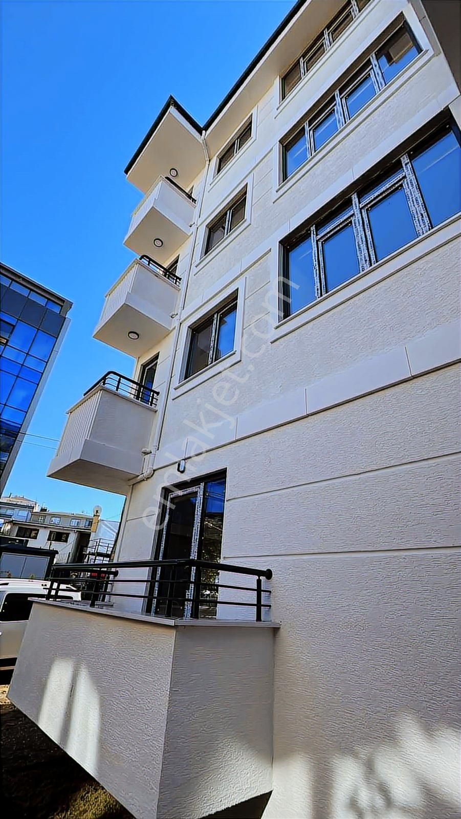 İstasyonda Emsalsiz Lokasyonda 2+1 - Görsel 27