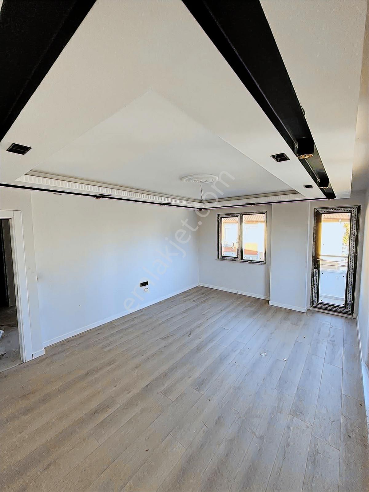 İstasyonda Emsalsiz Lokasyonda 2+1 - Görsel 11