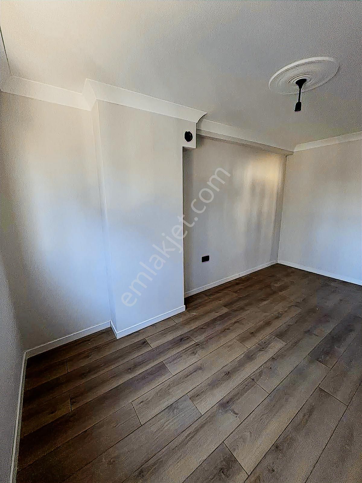 İstasyonda Emsalsiz Lokasyonda 2+1 - Görsel 24