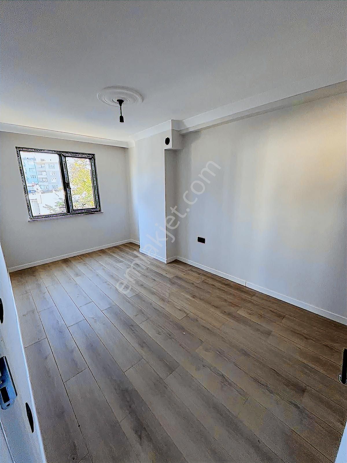 İstasyonda Emsalsiz Lokasyonda 2+1 - Görsel 2