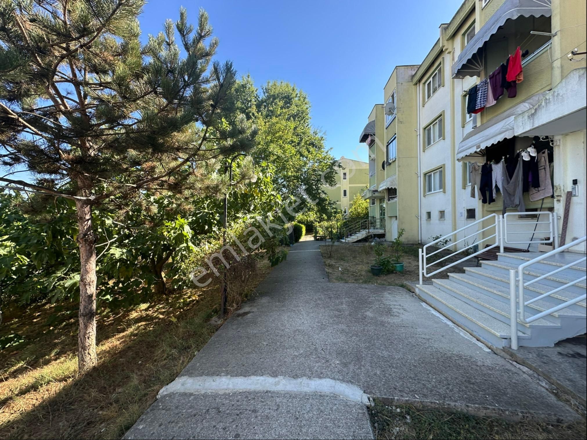 Sakarya Zümrüt Emlaktan Camili Mahallesinde 2+1 Yapılı Sorunsuz Satılık Daire - Görsel 3