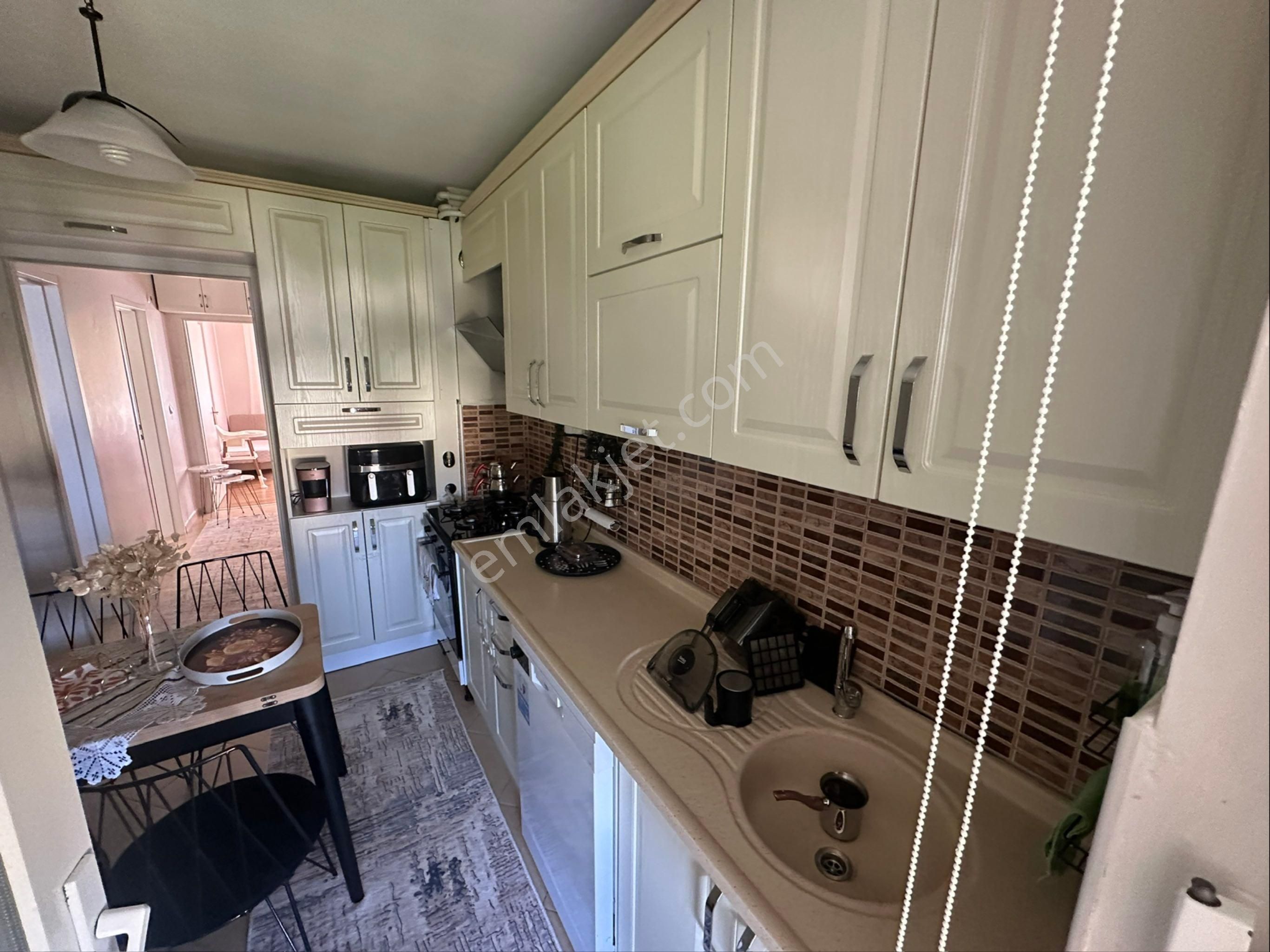 Sakarya Zümrüt Emlaktan Camili Mahallesinde 2+1 Yapılı Sorunsuz Satılık Daire - Görsel 6