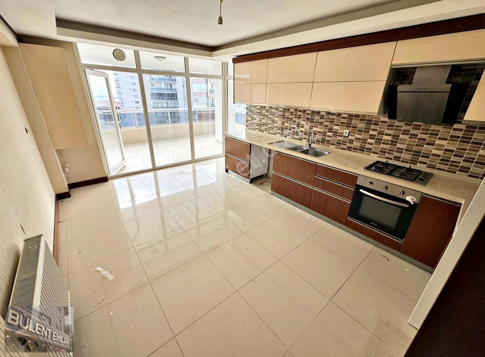 Pamuklarda Site İçerisinde Çift Teras Balkon Kök Tapu Geniş 4+1