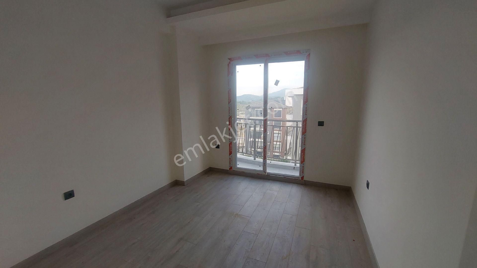 Kuşadası Değirmenderede Havuzlu Sitede Yerden Isıtmalı Sıfır Lüx 3+1 Daire - Görsel 10