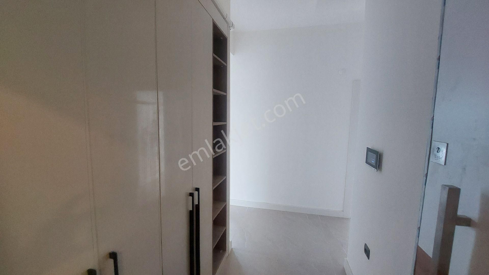 Kuşadası Değirmenderede Havuzlu Sitede Yerden Isıtmalı Sıfır Lüx 3+1 Daire - Görsel 8