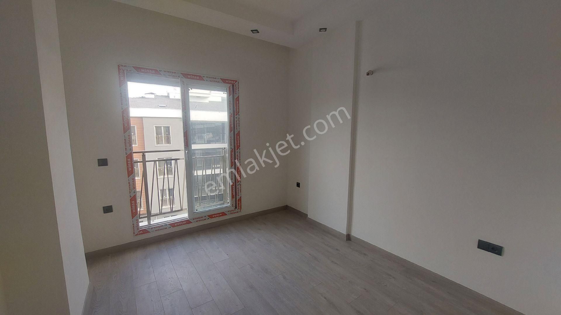 Kuşadası Değirmenderede Havuzlu Sitede Yerden Isıtmalı Sıfır Lüx 3+1 Daire - Görsel 11