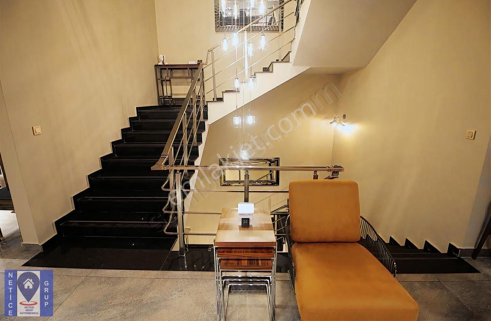 Lefkoşe Cad.eker İş Merkezinde 3 Cephe Köşe Konum 3 Katlı 676m2 - Görsel 10