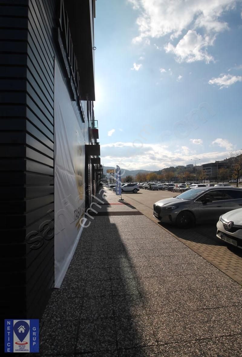 Lefkoşe Cad.eker İş Merkezinde 3 Cephe Köşe Konum 3 Katlı 676m2 - Görsel 26
