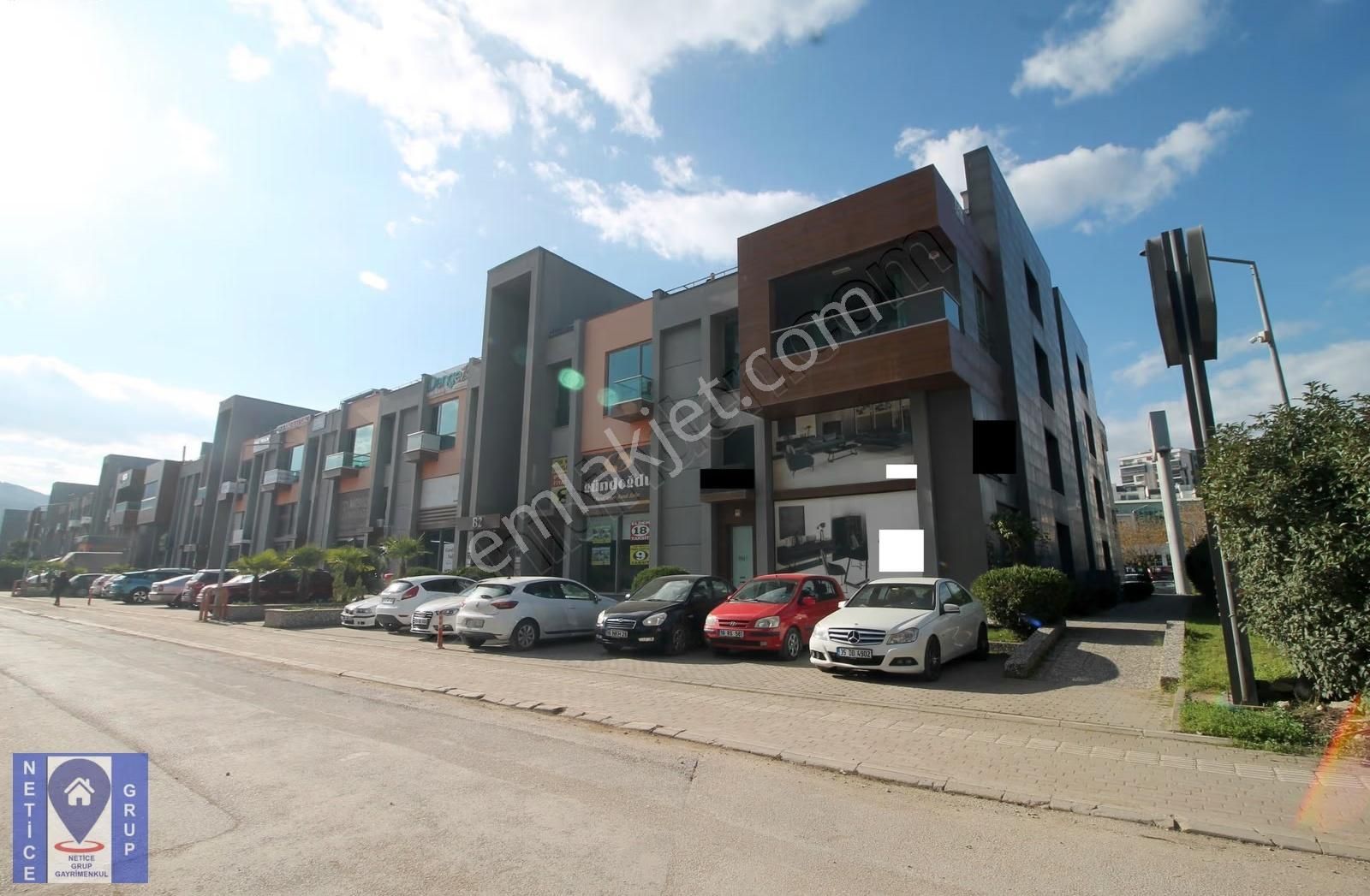 Lefkoşe Cad.eker İş Merkezinde 3 Cephe Köşe Konum 3 Katlı 676m2 - Görsel 2