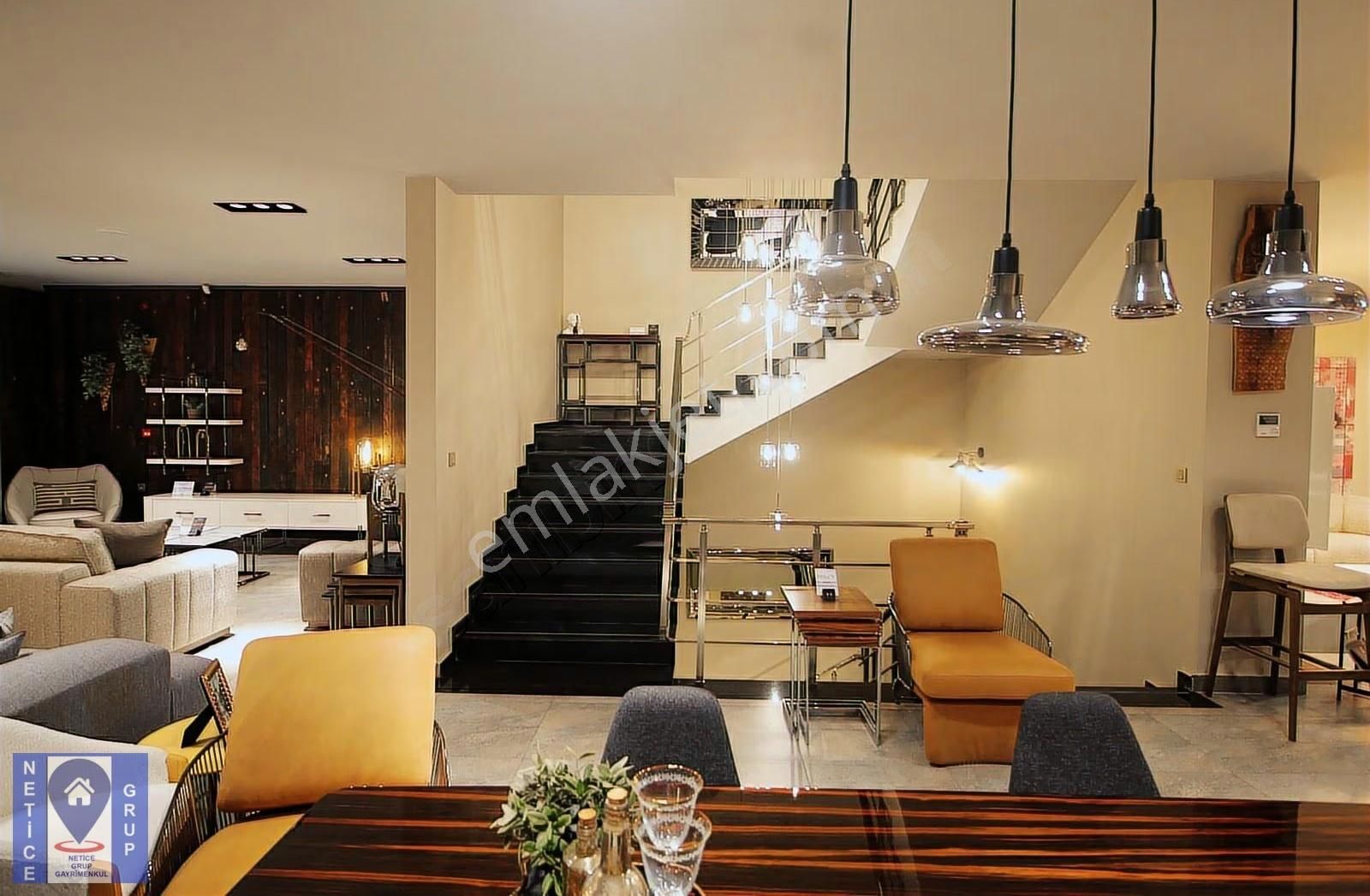 Lefkoşe Cad.eker İş Merkezinde 3 Cephe Köşe Konum 3 Katlı 676m2 - Görsel 5