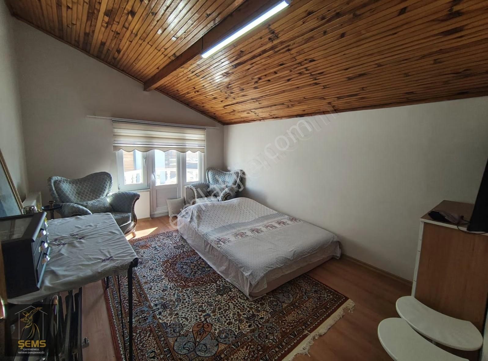 Novada Avm Yakını Bakımlı Ve Teraslı 5+1 Daire - Görsel 21