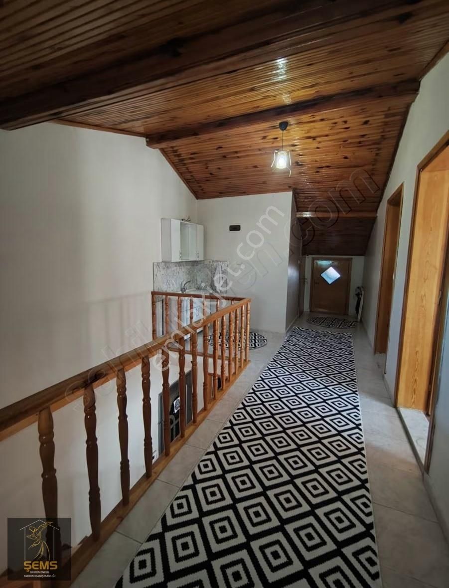 Novada Avm Yakını Bakımlı Ve Teraslı 5+1 Daire - Görsel 11