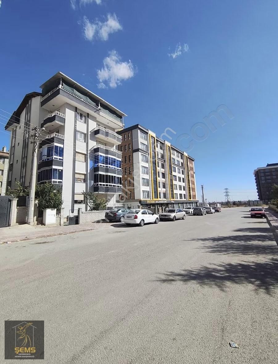 Novada Avm Yakını Bakımlı Ve Teraslı 5+1 Daire