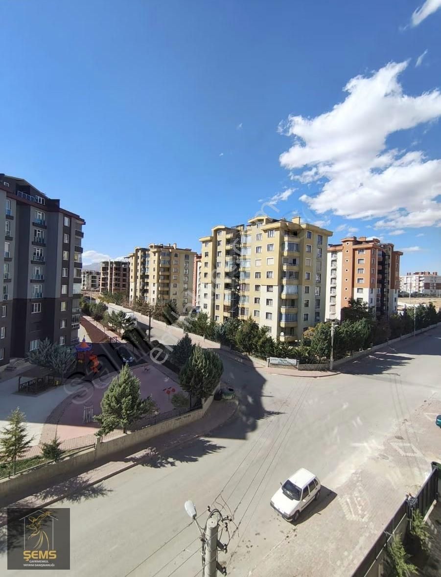 Novada Avm Yakını Bakımlı Ve Teraslı 5+1 Daire - Görsel 12