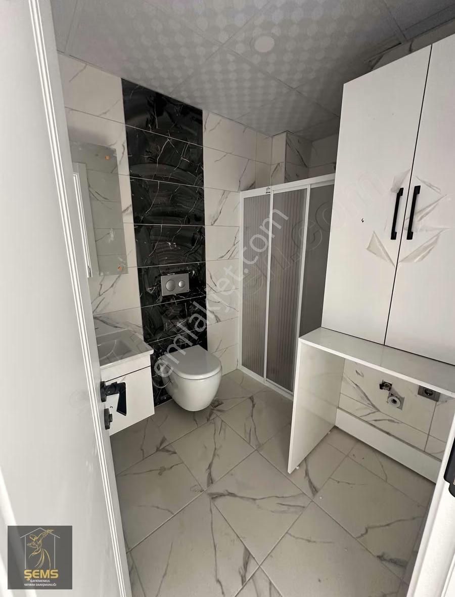 Şems'ten Karamanyolu Hadimi Parkı Yakını 2+1 Daire