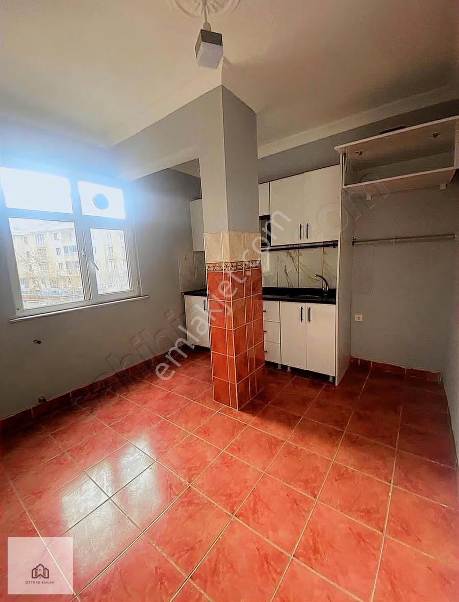 Yayalarda Çift Balkonlu 2+1 Kiralık Daire - Görsel 12
