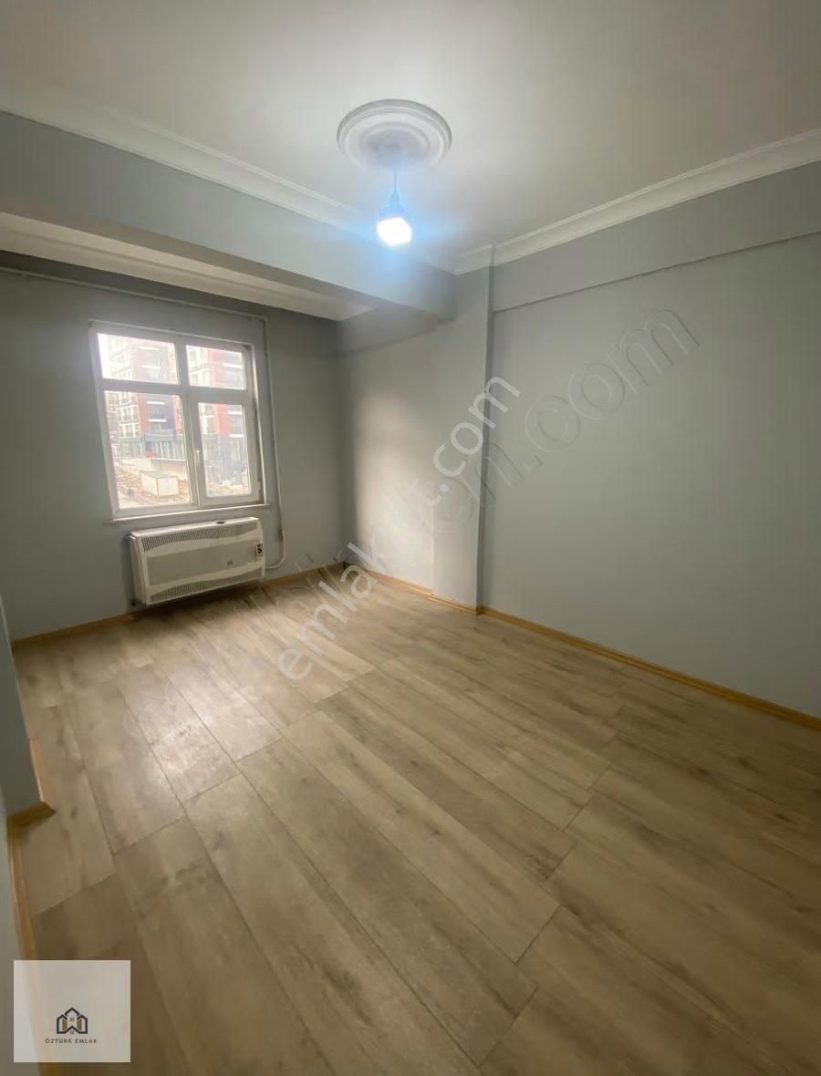 Yayalarda Çift Balkonlu 2+1 Kiralık Daire - Görsel 7