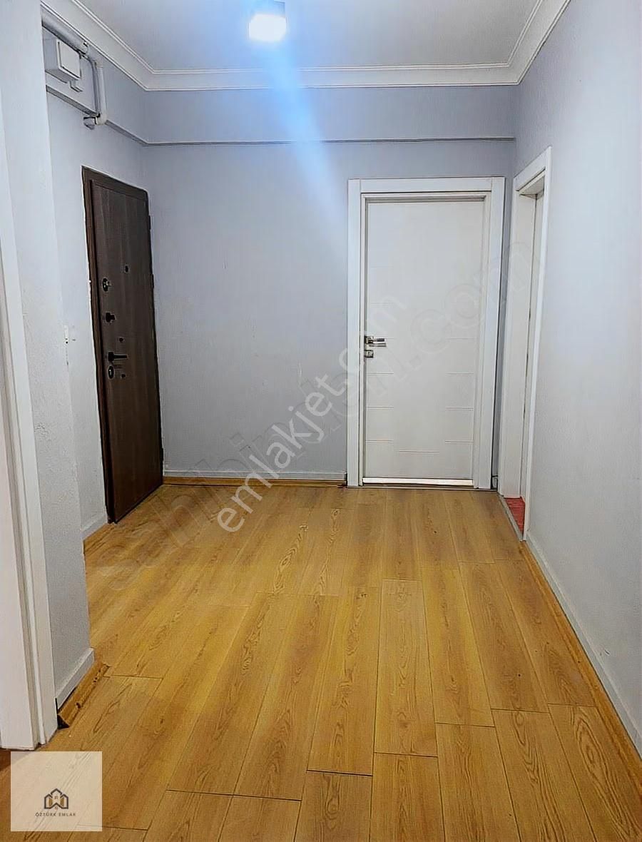 Yayalarda Çift Balkonlu 2+1 Kiralık Daire